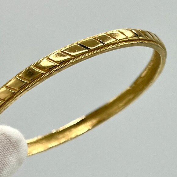 VENDOME Vintage Gold Tone Bangle Bracelet Ribbed Edged Signed Rounded Oval 1950s - Picture 6 of 9